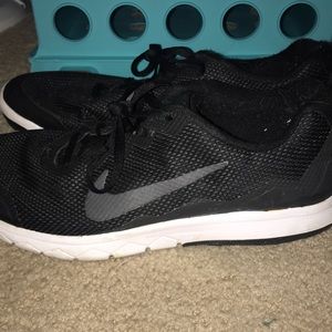 Women’s Black Nike’s